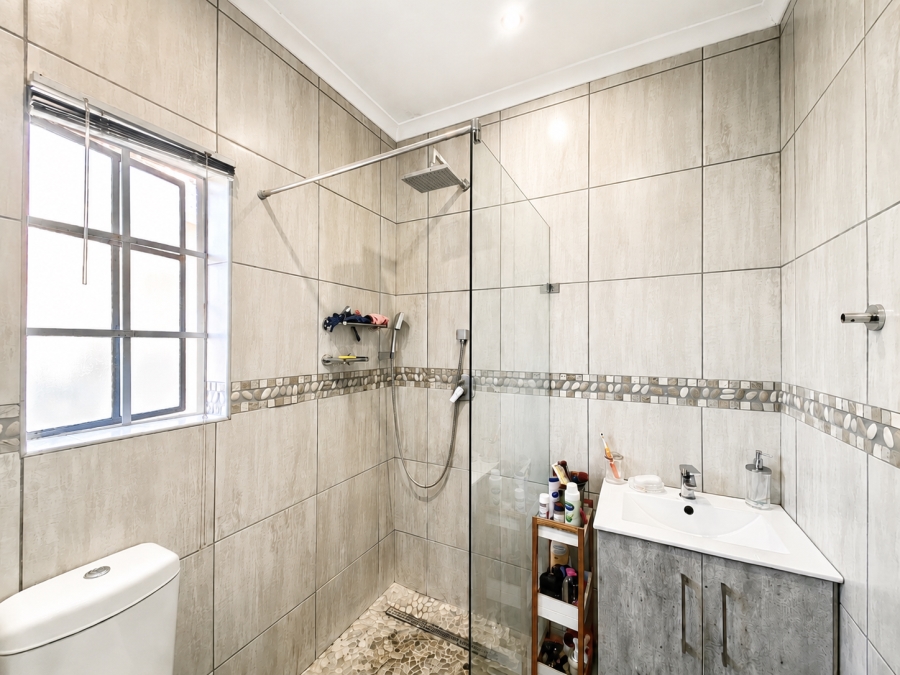 3 Bedroom Property for Sale in Waterkloof East North West